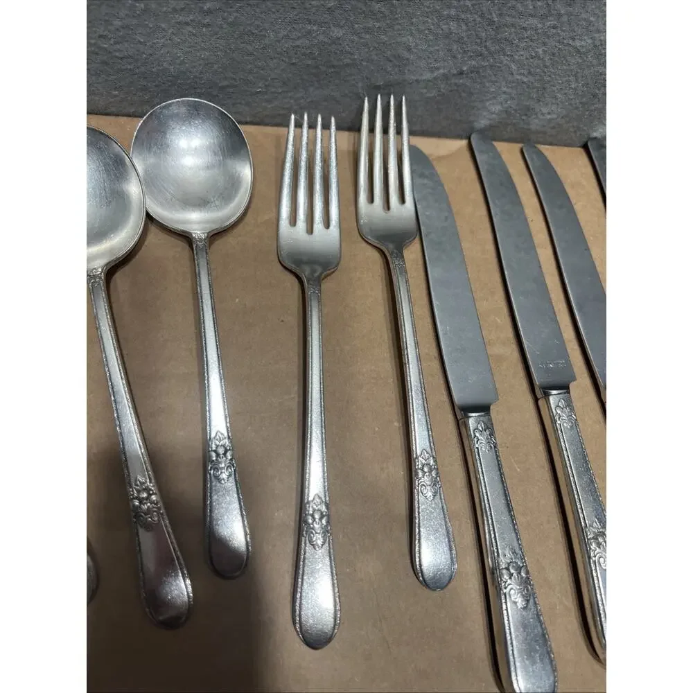VGT 1847 Rogers Bros Silverplate Flatware Set Of 15 Pc Adoration Pattern 1939